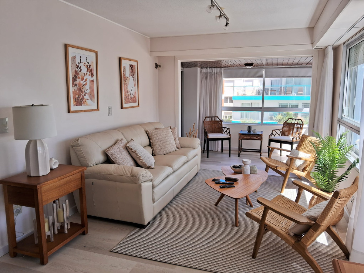 Apartamento en Península, Punta del Este. 