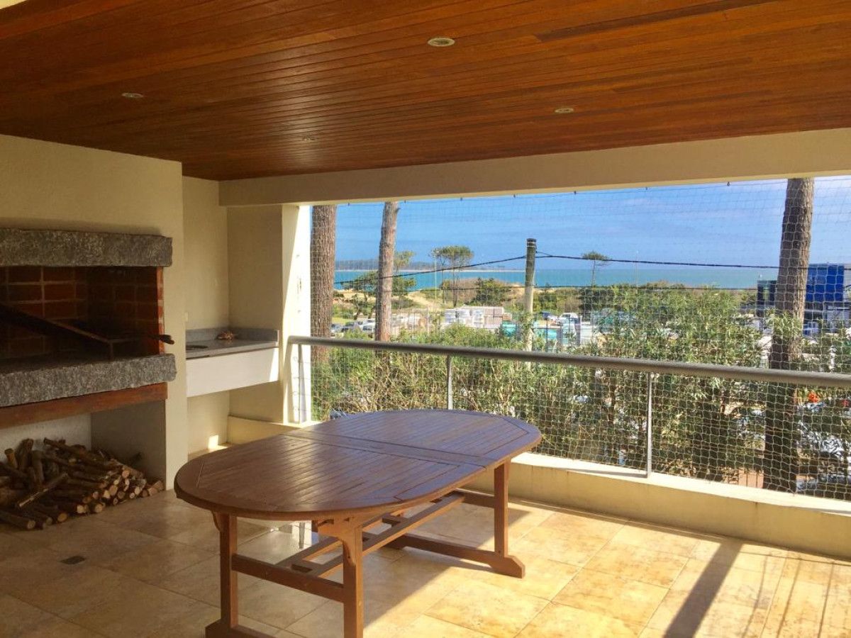 Importante apartamento en Punta del Este.
