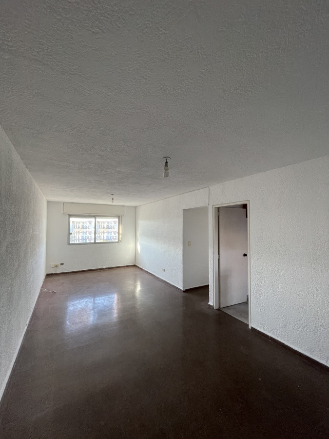 Apartamento de 4 dormitorios en Centro, Maldonado.