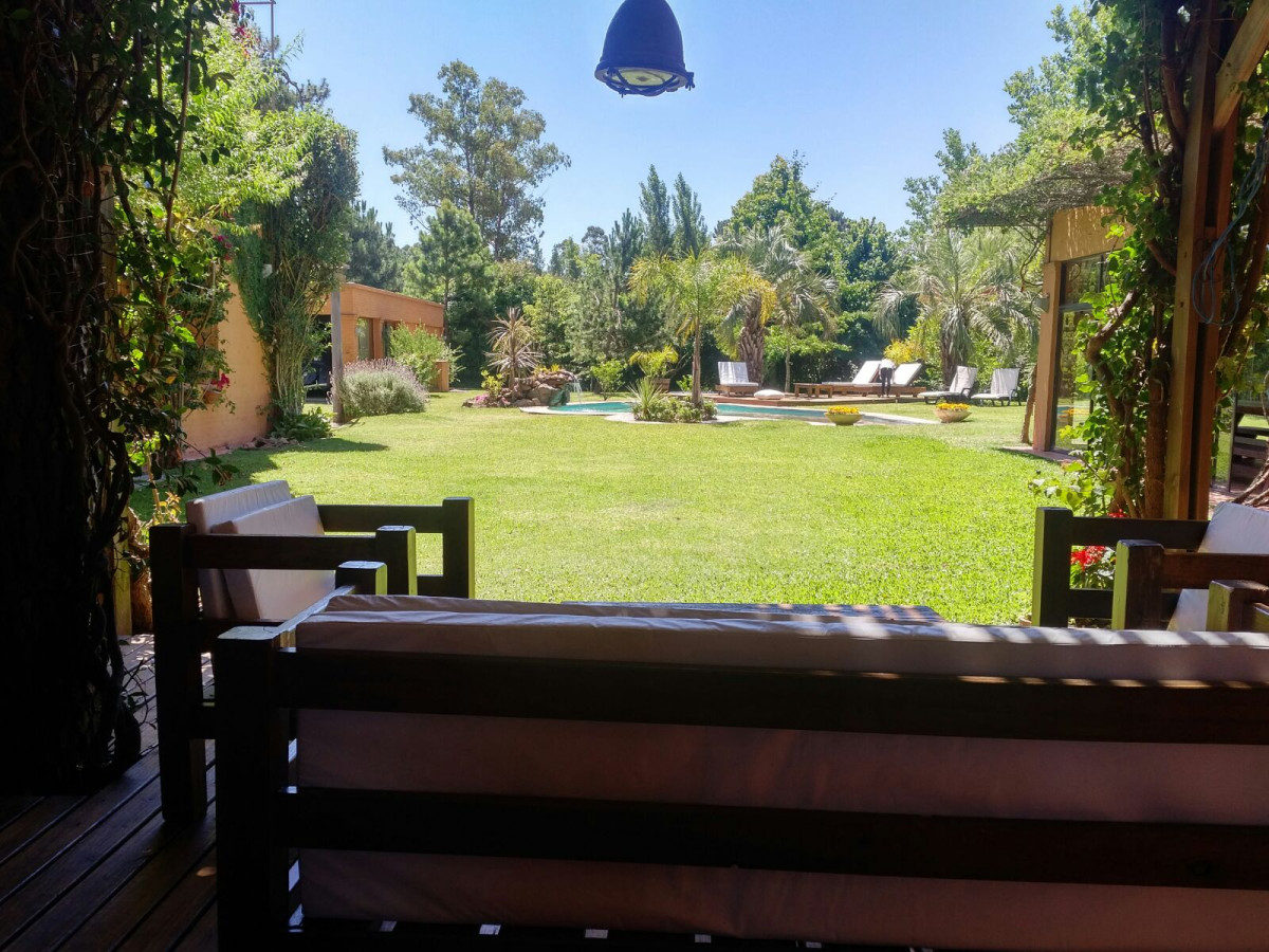 Casa en barrio La Arbolada