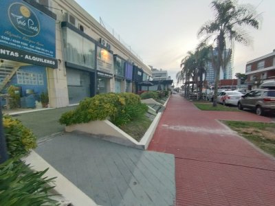 ALQUILA LOCAL COMERCIAL EN PUNTA DEL ESTE
