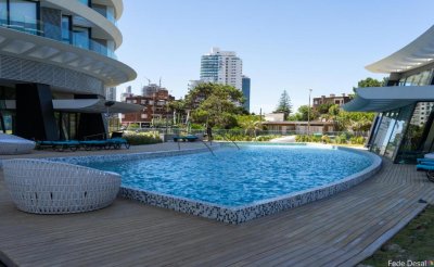 VENTA APARTAMENTO , PISO ALTO , TRES DORMITORIOS , TRES BAÑOS 