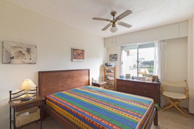 Apartamento 1 dormitorio en venta, muy buena zona, próxima a la playa Mansa y Brava, Punta del Este