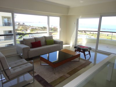 Venta de Apartamento 2 DORMITORIOS en Playa Mansa, Punta del Este