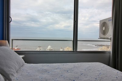 Vendo apartamento 1 dormitorio y medio en Peninsula, Punta del Este.