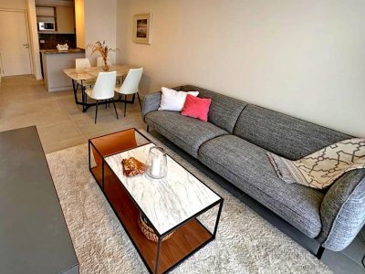 Vendo apartamento de 1 y 1/2 dormitorios a estrenar, con buenos servicios, en Punta del Este