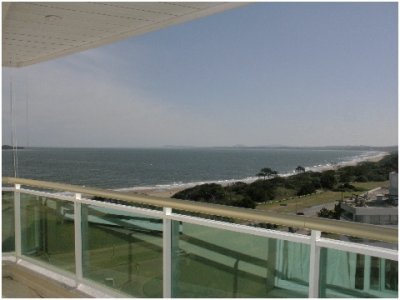 Apartamento de 3 dormitorios con vista al mar ,Punta del Este