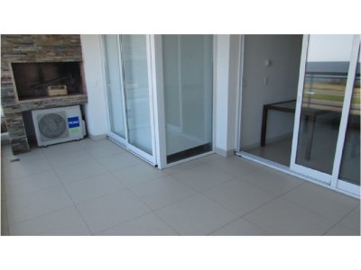 Apartamento en Pinares, 2 dormitorios *