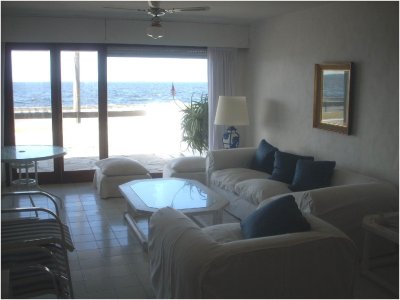 Apartamento de 3 dormitorios frente al mar en venta y alquiler, Peninsula, Punta del Este.
