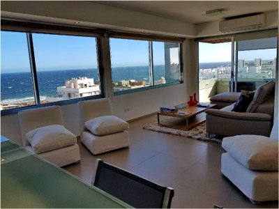 Vendo apartamento 2 dormitorios totalmente reciclado, edificio con servicios en Peninsula, Punta del Este