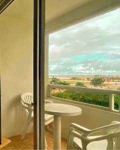 Vendo apartamento de 2 dormitorios, 2 baños y garage. Playa Brava, Punta del Este.