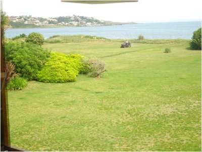 Espectacular residencia en primera Lí­nea sobre el Mar en Solanas en alquiler y venta