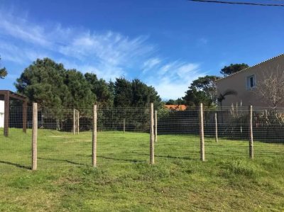 Vendo terreno nivelado en Rincon del Indio, Playa Brava, Punta del Este