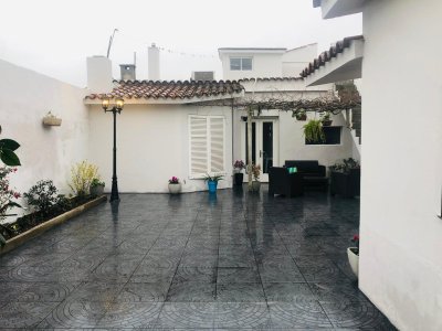 Casa en venta en el centro de Maldonado con 3 Dormitorios 3 Baños C689B