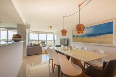 Excelente apartamento de 3 dormitorios en Brava con vista al mar