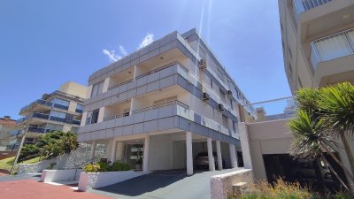 Apartamento de 2 dormitorios en alquiler Punta del Este*