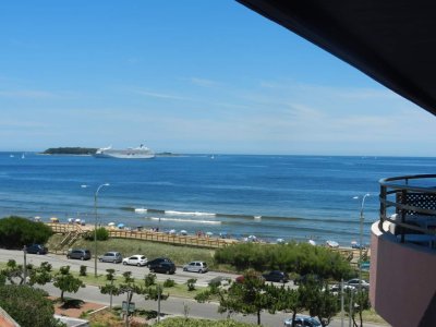 Apartamento en playa mansa