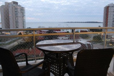 Apartamento 2 dorm y dep., Punta del Este, Playa Mansa, Venta