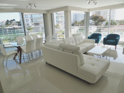 Apartamento, 3 y dep, Punta del Este, Playa Mansa, Venta