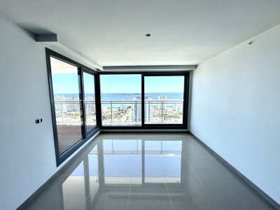 Espectacular apartamento en torre de categoría en Aidy Grill, a metros de playa brava y mansa, con los más completos amenities y servicios.
Magnifica unidad en piso alto con excelente vista hacia la mansa e Isla Gorrity desde todos los ambientes, con una gran terraza.
Cocina americana integrada al living comedor, dormitorio principal en suite, baño social y 2 dormitorios que comparten un baño de generosas dimensiones.
Pre instalacion para aires acondicionados. Garaje en subsuelo.
Llamanos y agendá tu visita!