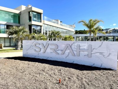 Oportunidad!!!! Reventa en Syrah Premium!!!!
Próxima entrega en junio 2023, unidad con preciosa vista al mar! 
Monoambiente de 47m2 totales con jacuzzi en el balcón mirando al mar, garaje incluido en el precio!
No te lo pierdas! Amenities de 1er nivel, a 50mts de la playa!
25% menos que el valor de lista!