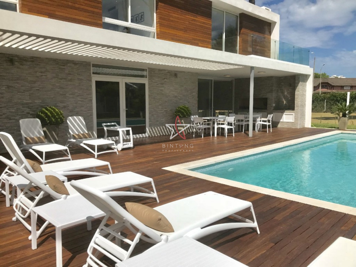 Boulevard Artigas - GoPunta - Portal Inmobiliario de Punta del Este - Maldonado