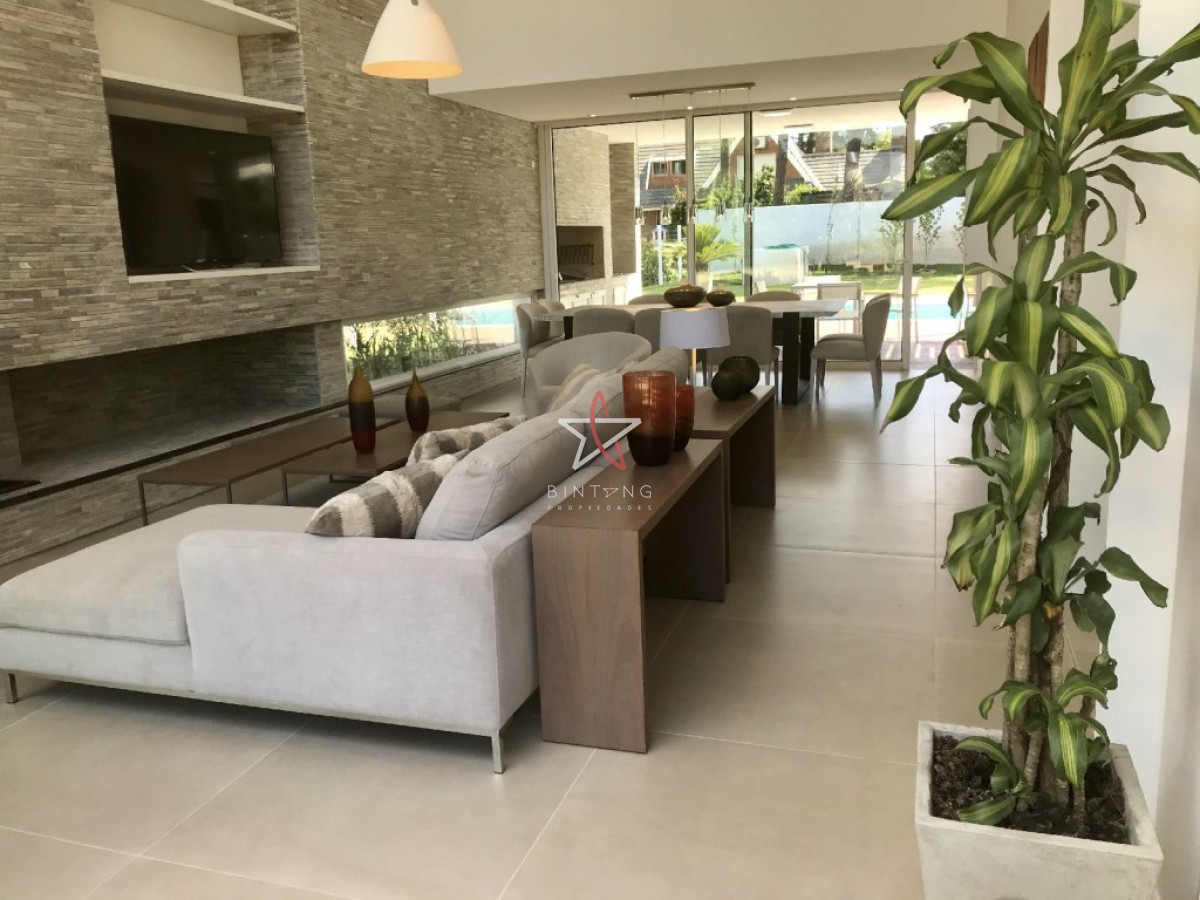 Boulevard Artigas - GoPunta - Portal Inmobiliario de Punta del Este - Maldonado