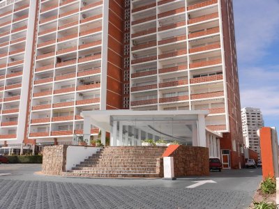 LOCAL COMERCIAL, PENINSULA ,MANSA, PUNTA DEL ESTE, VENTA