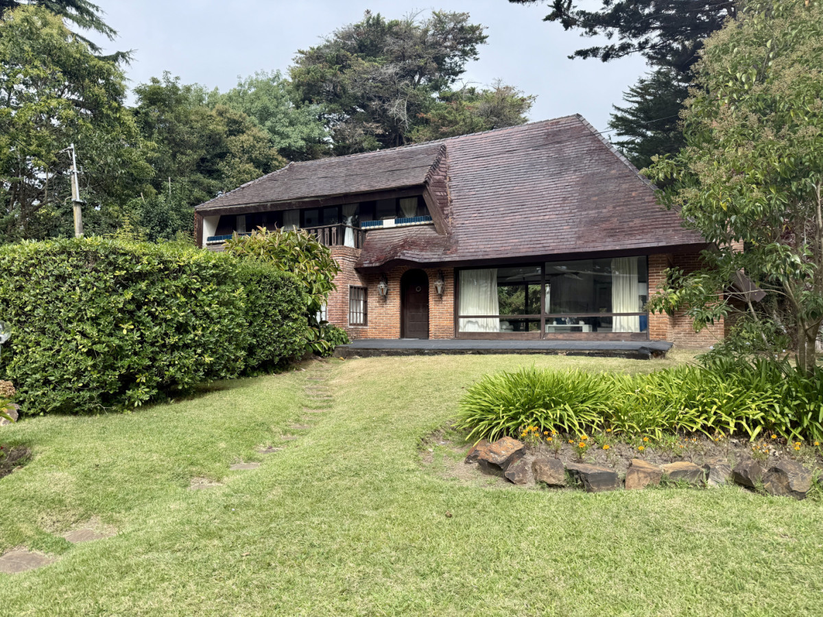 Imagen de Casa en Lugano, Punta del Este. 3 dormitorios, terreno de 1000 m²
