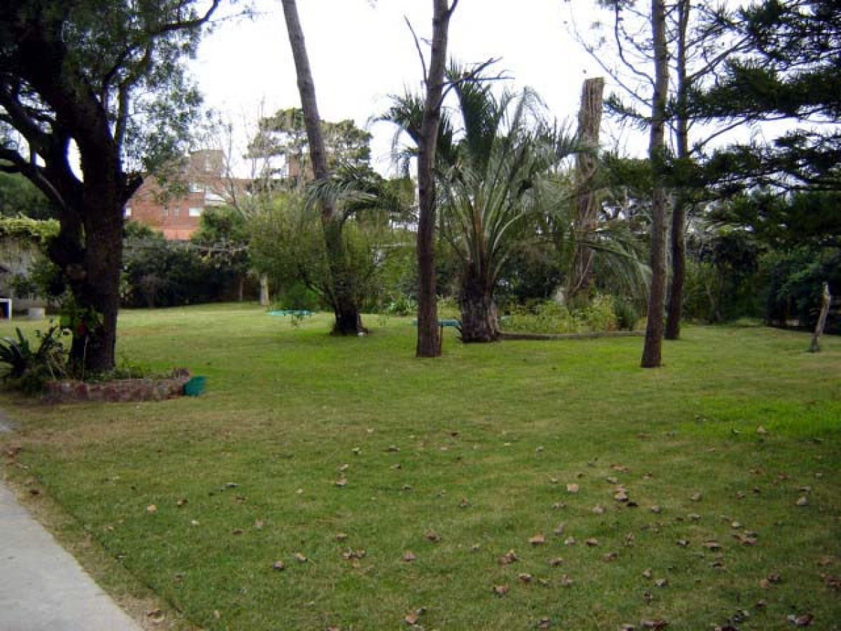 Imagen de Casa en Aidy Grill, Punta del Este. 4 dormitorios, terreno de 1202 m²