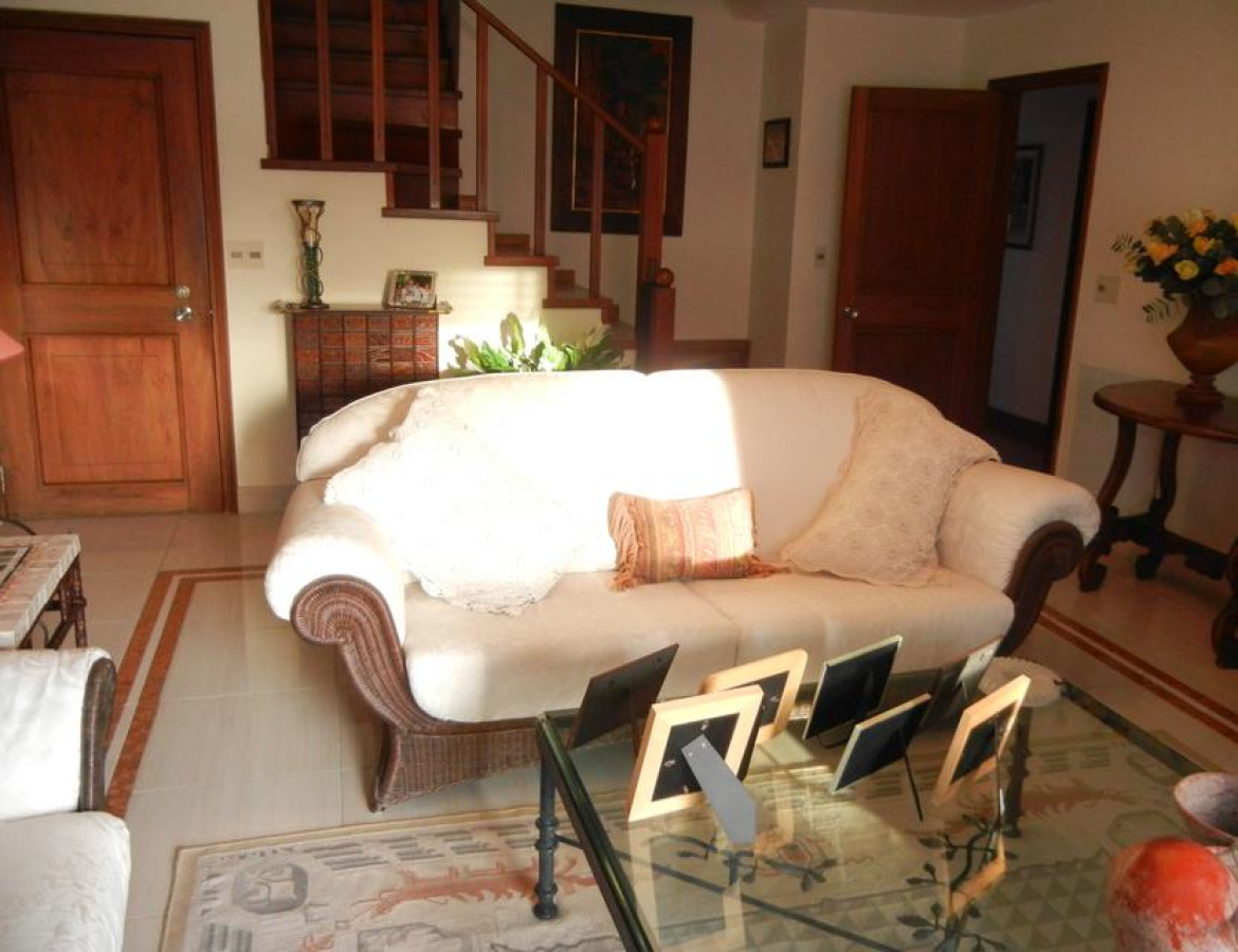 Confortable  Duplex en plena Península 