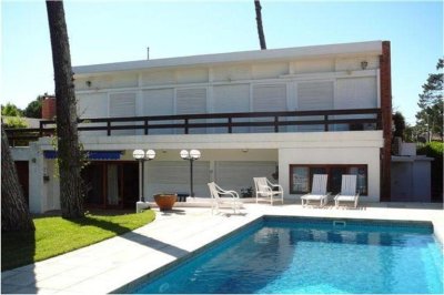 Casa en venta , Playa mansa . Punta del Este 