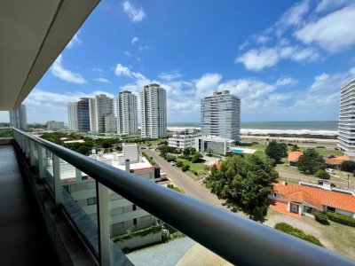 Hermoso apartamento de 3 dormitorios en Brava!