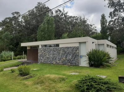 Moderna casa en excelente estado en Rincón del Indio 