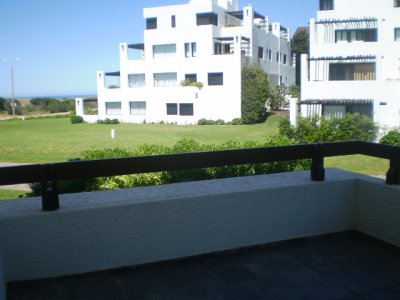 Tradicional apartamento en primera línea de Playa Brava