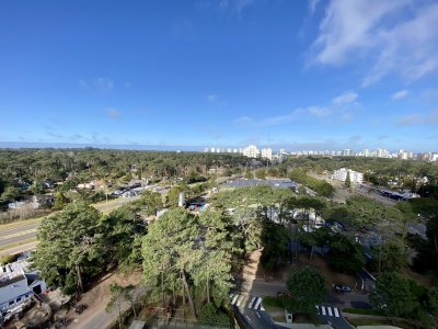 Venta apartamento 3 dormitorios más dependencia Punta del Este