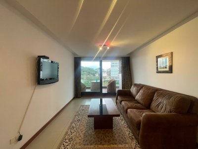Venta apartamento 1 dormitorio y medio sobre Roosevelt Punta del Este