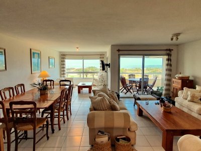 Vendo apartamento 3 dormitorios primera línea brava con vista al mar, Punta del Este