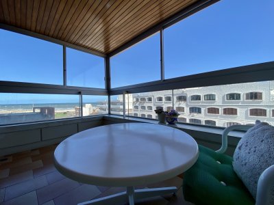 Apartamento de 2 dormitorios + dependencia, con vista a Brava 