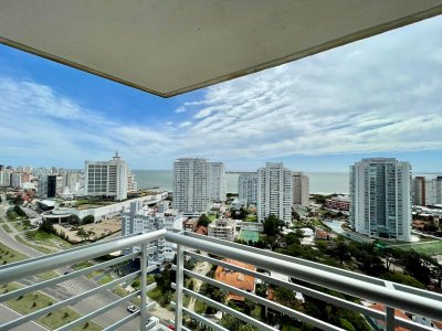Excepcional apartamento de 4 dormitorios en piso alto!