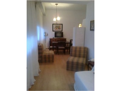 Vendo apartamento de 1 dormitorio en complejo con servicios, cerca de playa mansa, Punta del Este