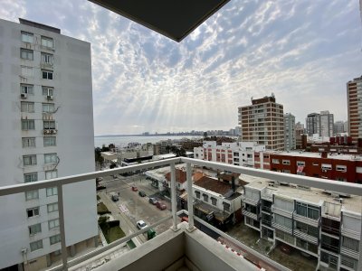 Monoambiente amplio en Península