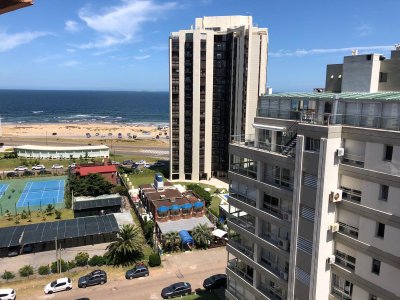 Espectacular apartamento en zona residencial con vista a Playa Brava