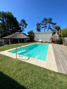 Hermosa casa con piscina para disfrutar en familia!