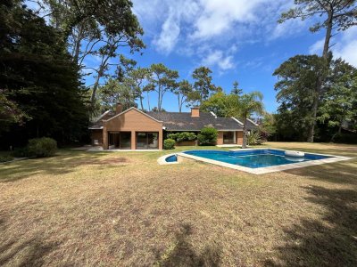 Venta, casa, 4 dormitorios y dep, San Rafael, Punta del Este