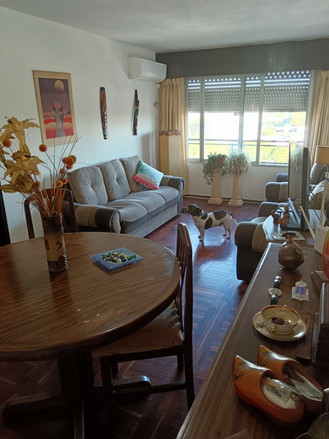 VENTA APARTAMENTO LIVING COMEDOR DOS DORMITORIOS UN BAÑO COCINA DEFINIDA LA BLANQUEADA.