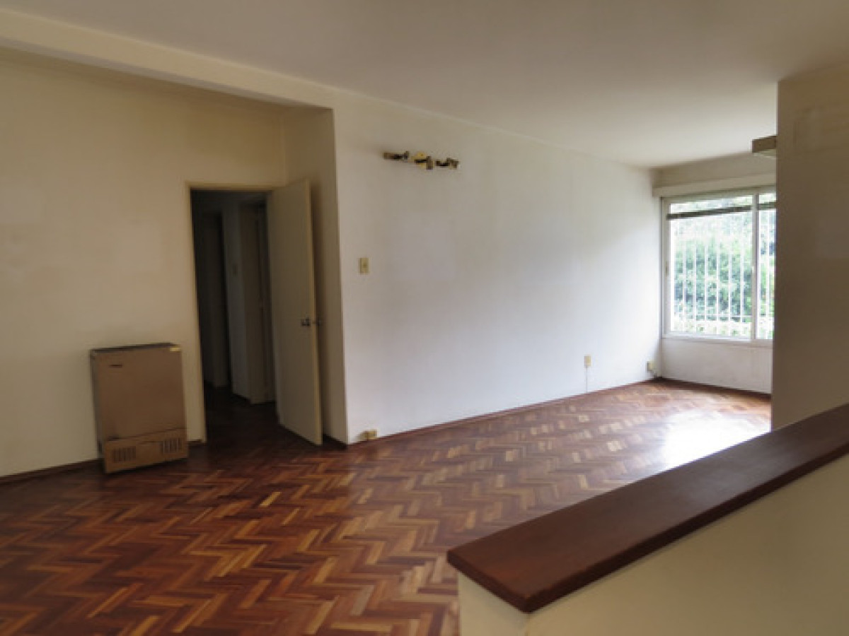 VENTA APARTAMENTO TRES DORMITORIOS Y UN BAÑO MALVIN.