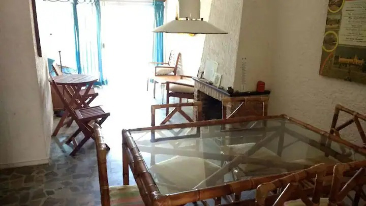 Hermoso apartamento en edificio frente al mar