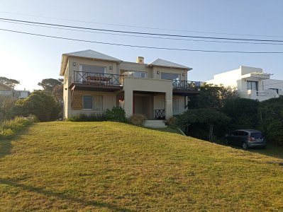 4 Dormitorios con la mejor vista de Montoya con Jardin de 1200 mts2