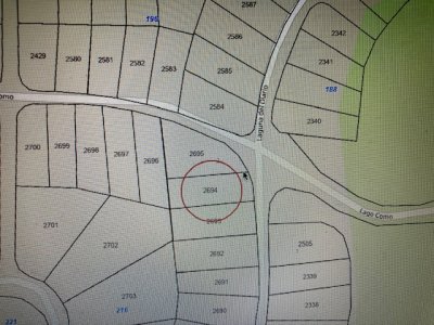 Muy arbolado ubicado en el centro del bosque.